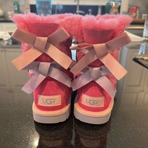 Ugh Bailey Bow Toddler Boots size 12, excellent used condition